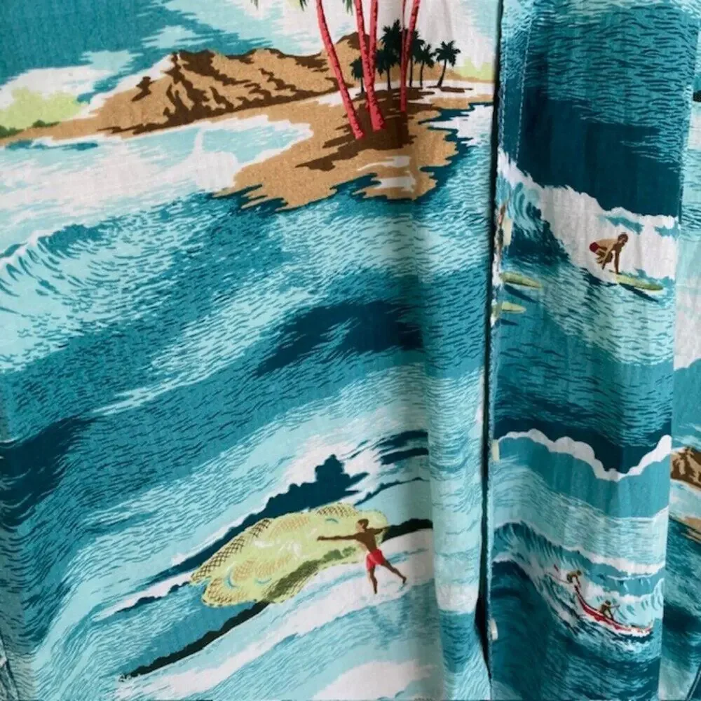 Tommy Bahama Relax Island Modern Fit Button Up Hawaiian Shirt - Size Medium